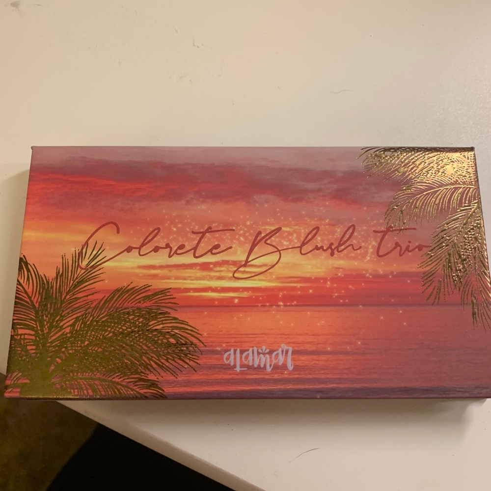 BRAND NEW Alamar Colorete Blush Trio in “med tan”